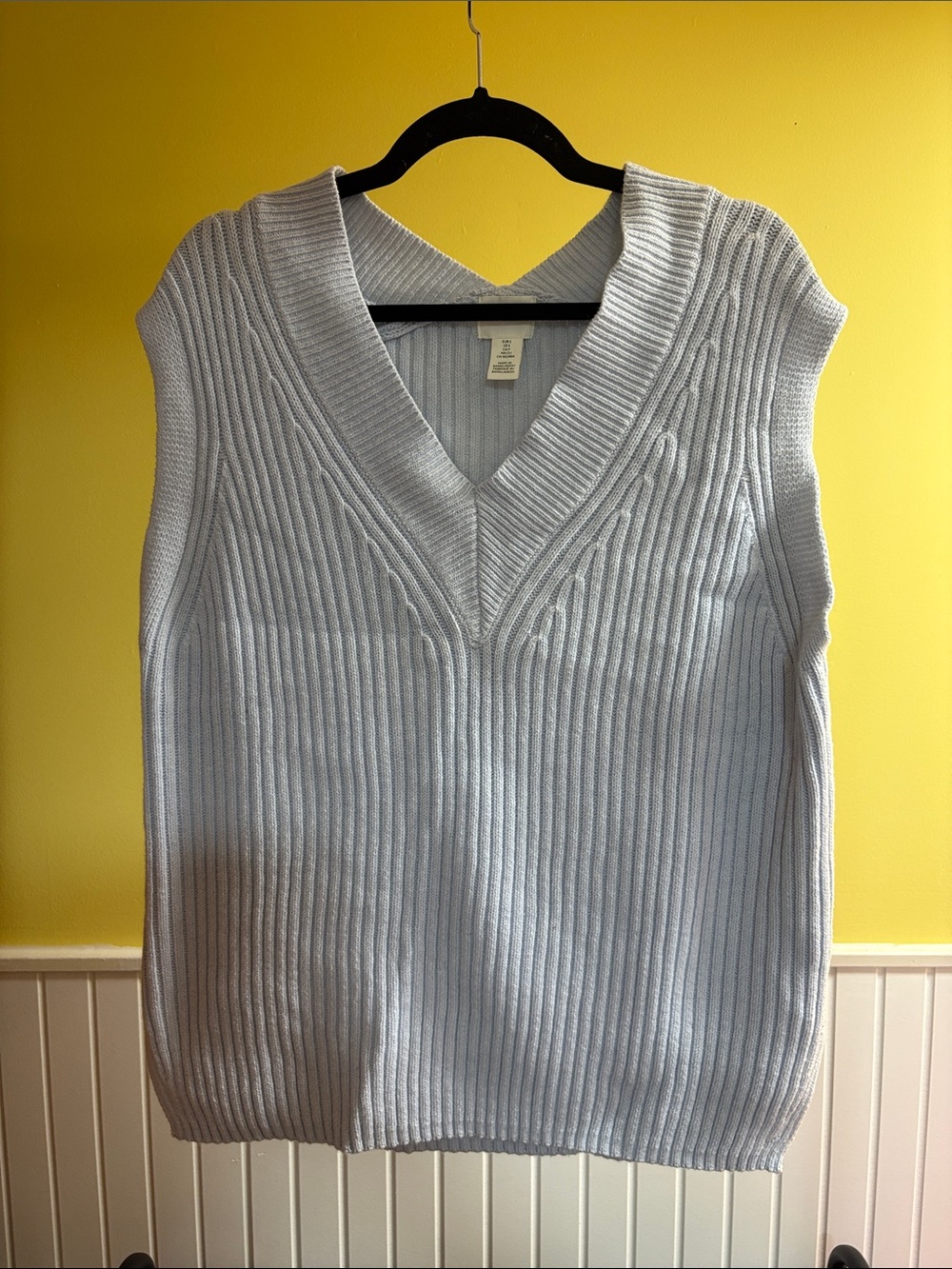 NWOT H&M Women’s Small Oversized V-Neck Ribbed Sweater Vest - Pale Baby Blue